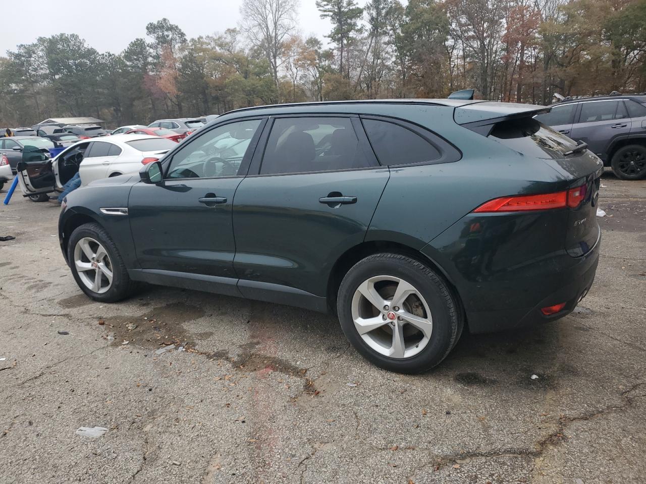 Jaguar F-PACE Premium Image 3