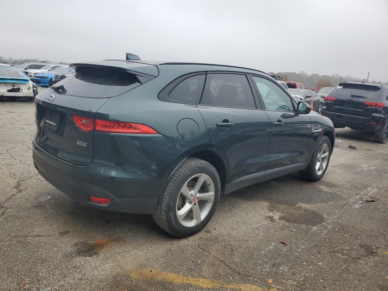 Jaguar F-PACE Premium Image 8