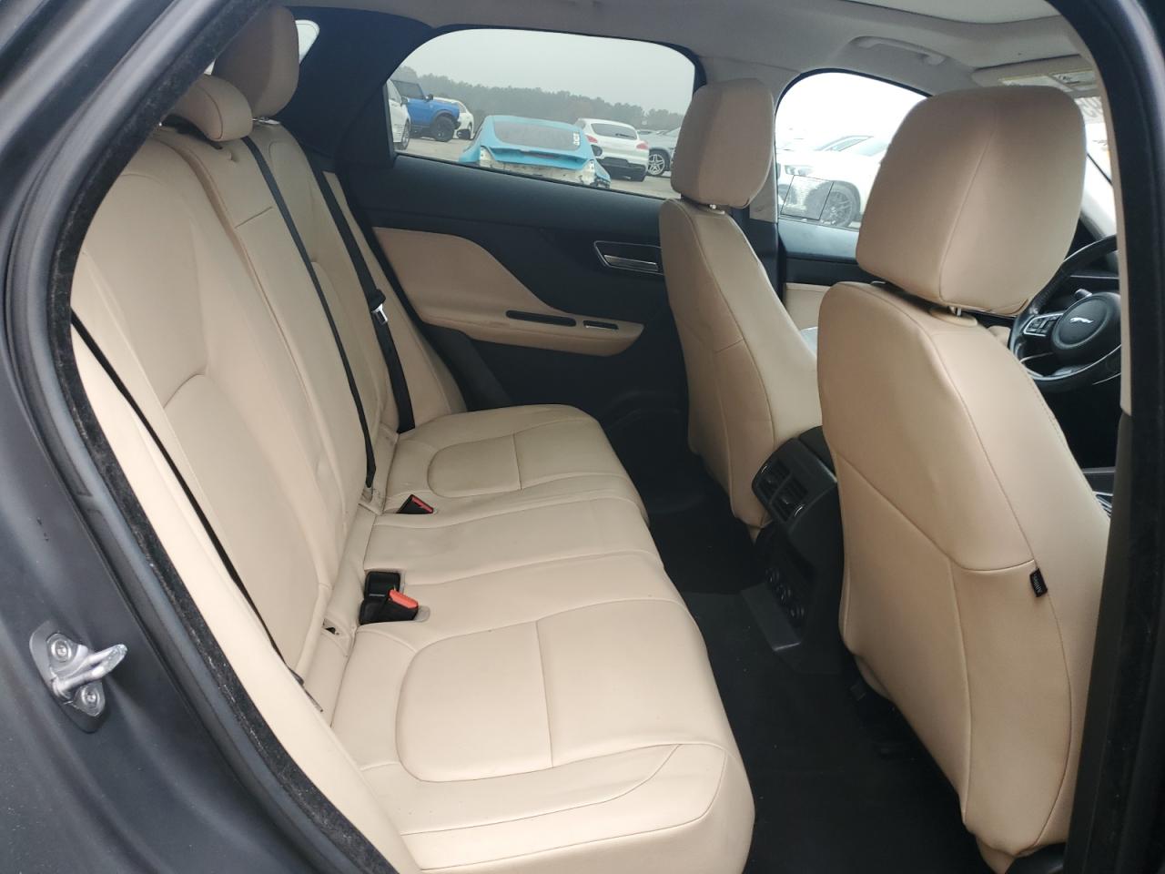 Jaguar F-PACE Premium Image 9