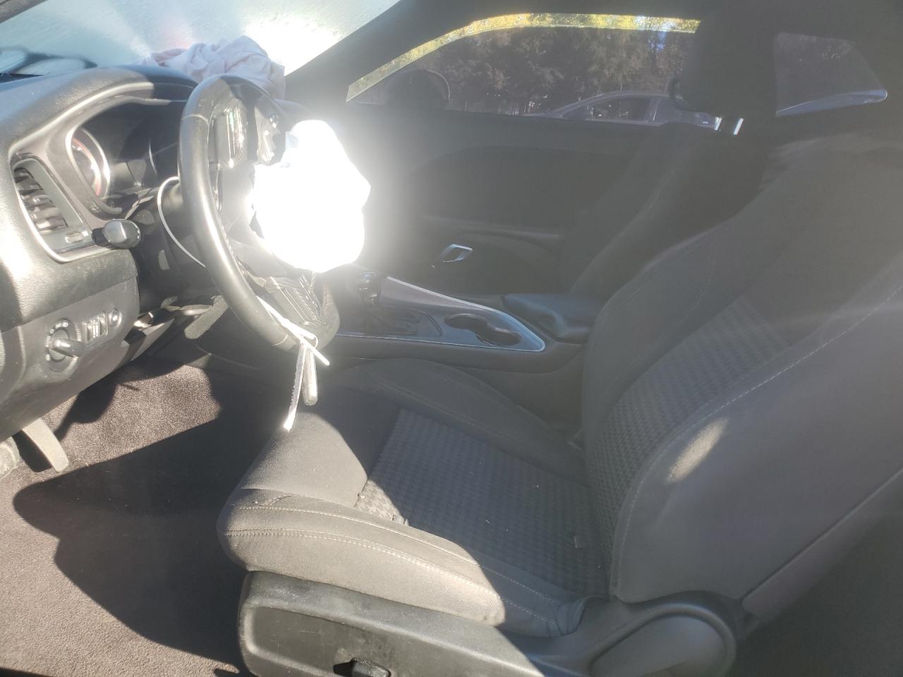 Dodge Challenger Sxt Image 4