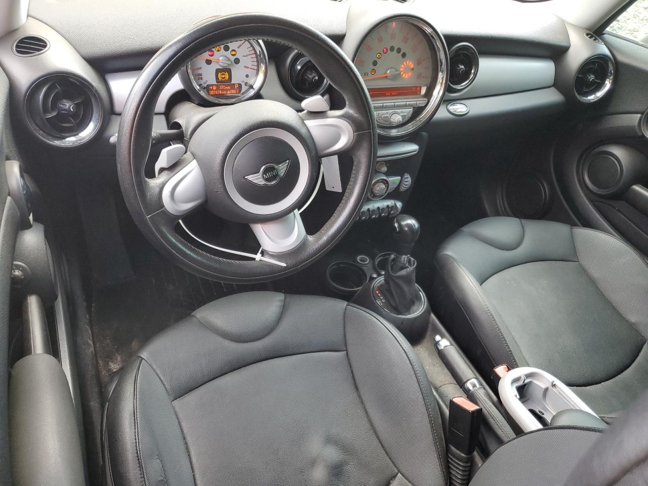 MINI Cooper Image 10