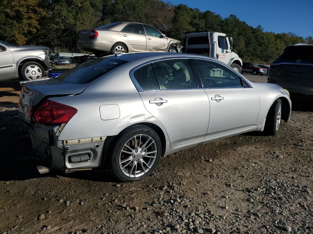 INFINITI G37 Base Image 2