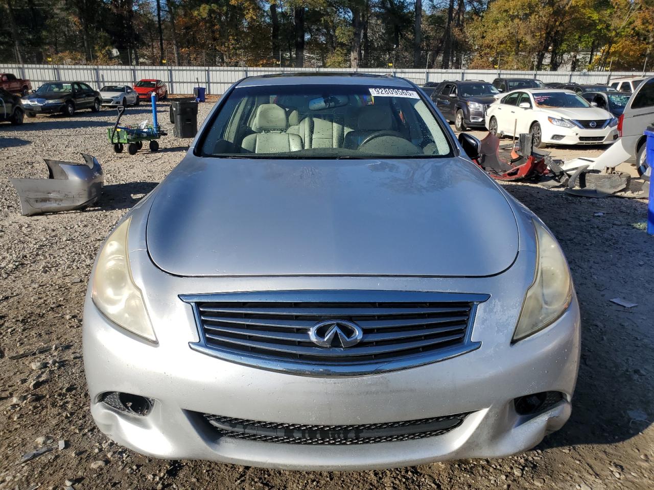 INFINITI G37 Base Image 8