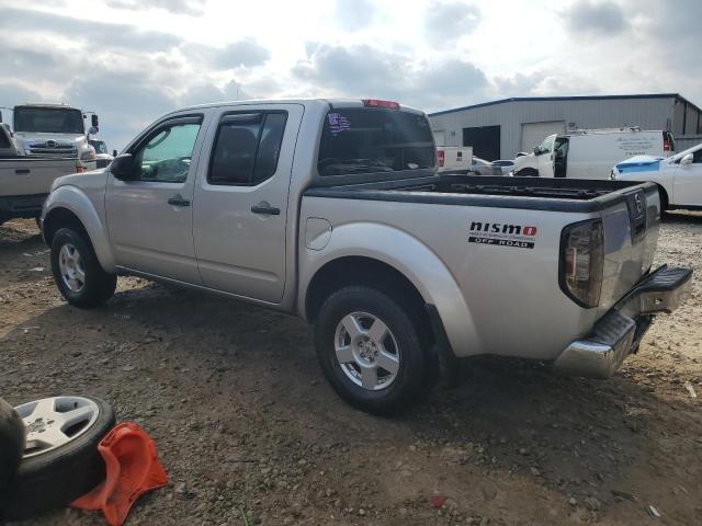 Nissan Frontier Crew Cab Le Image 3