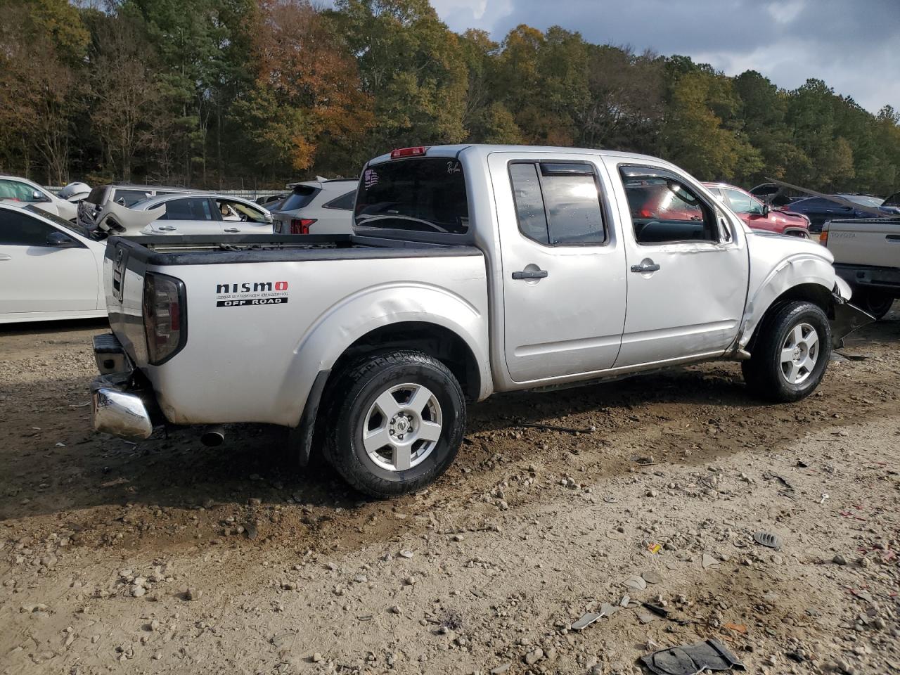 Nissan Frontier Crew Cab Le Image 12