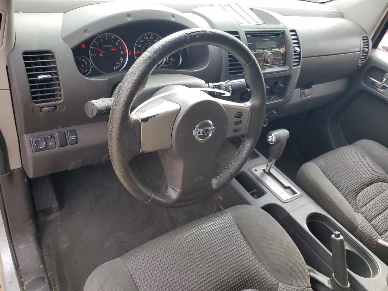 Nissan Frontier Crew Cab Le Image 8