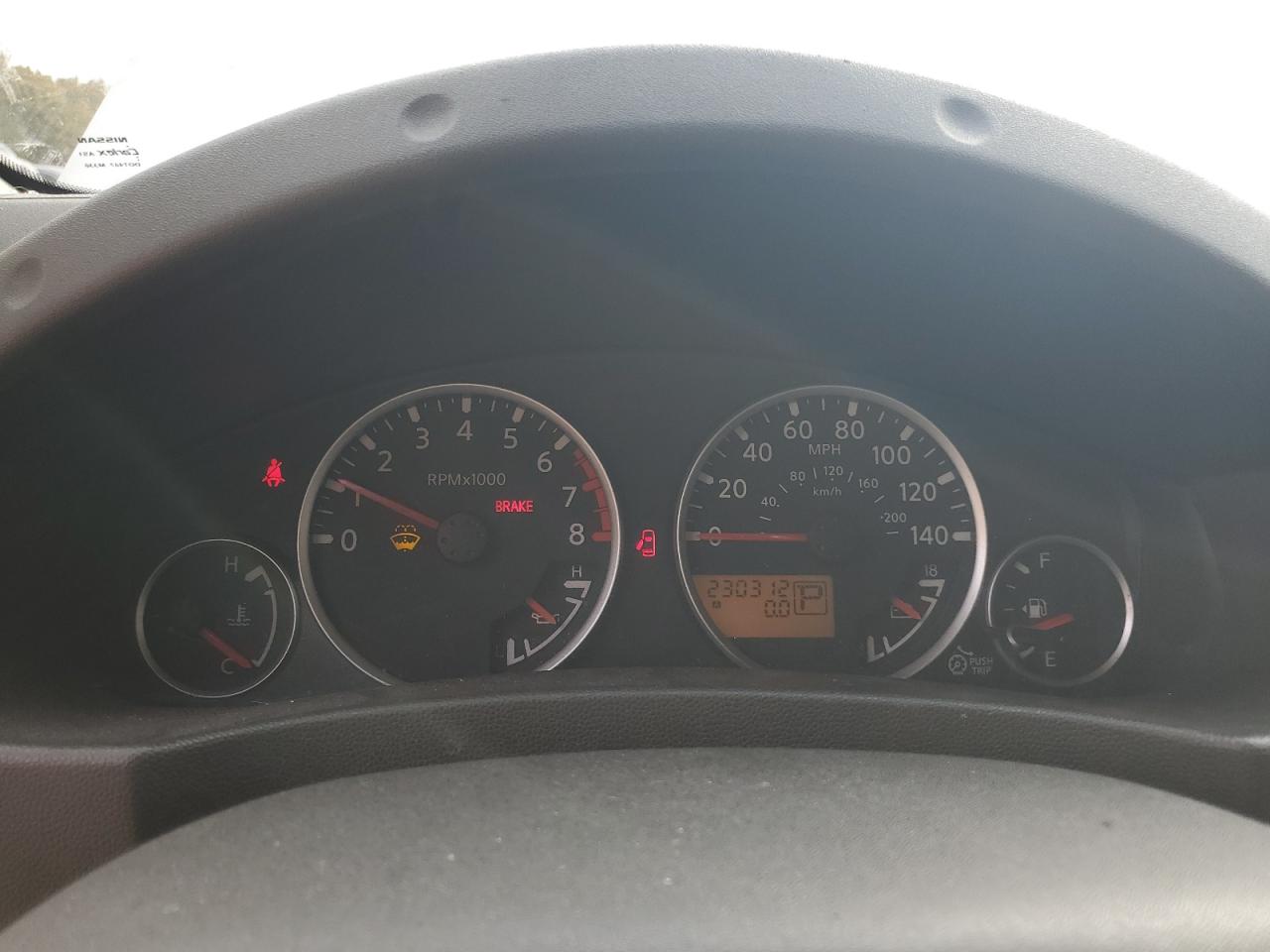 Nissan Frontier Crew Cab Le Image 5