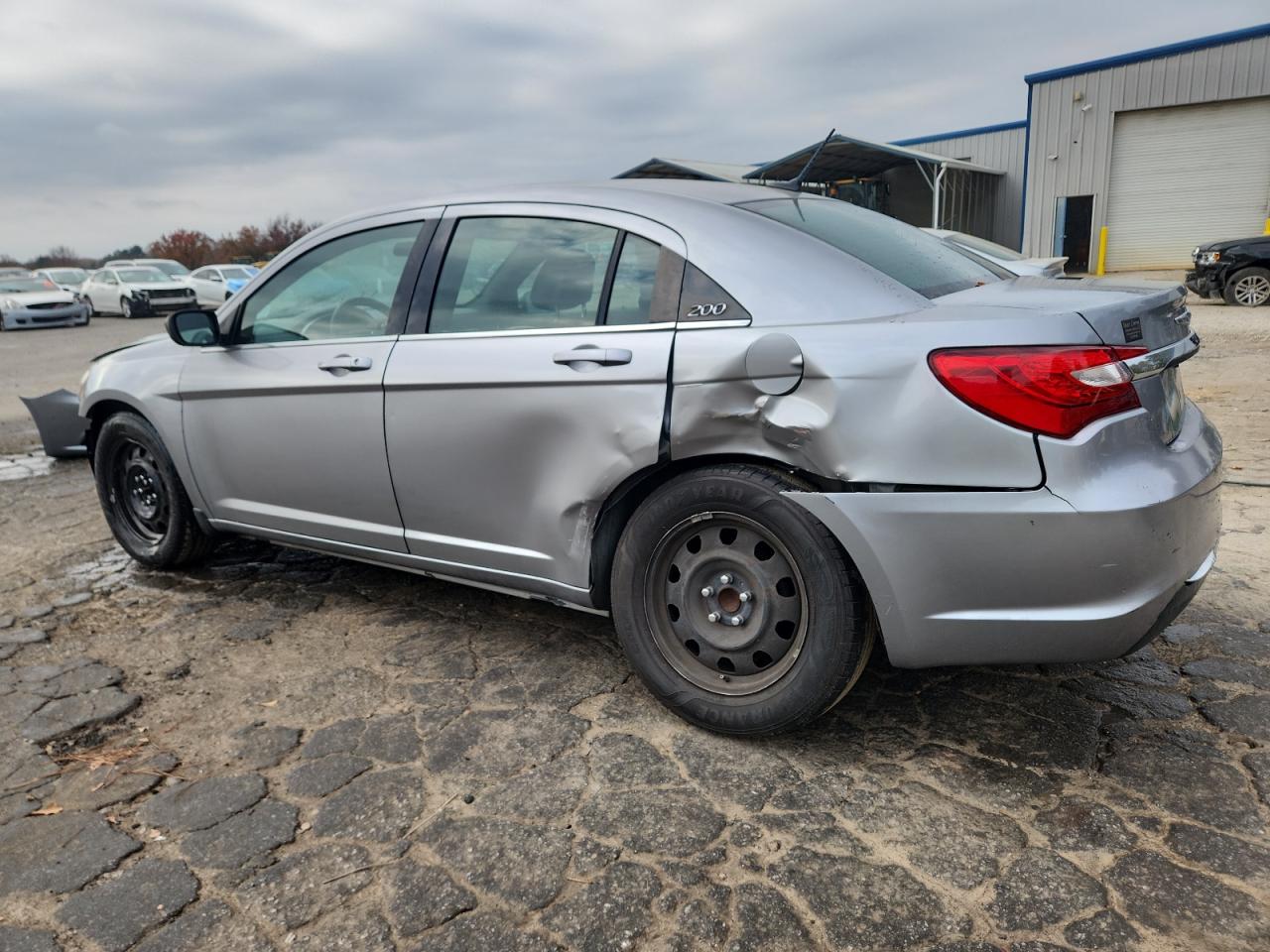 Chrysler 200 Lx Image 2