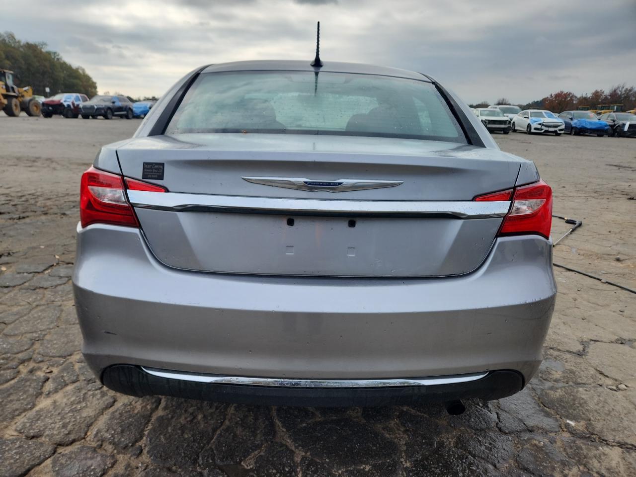 Chrysler 200 Lx Image 12