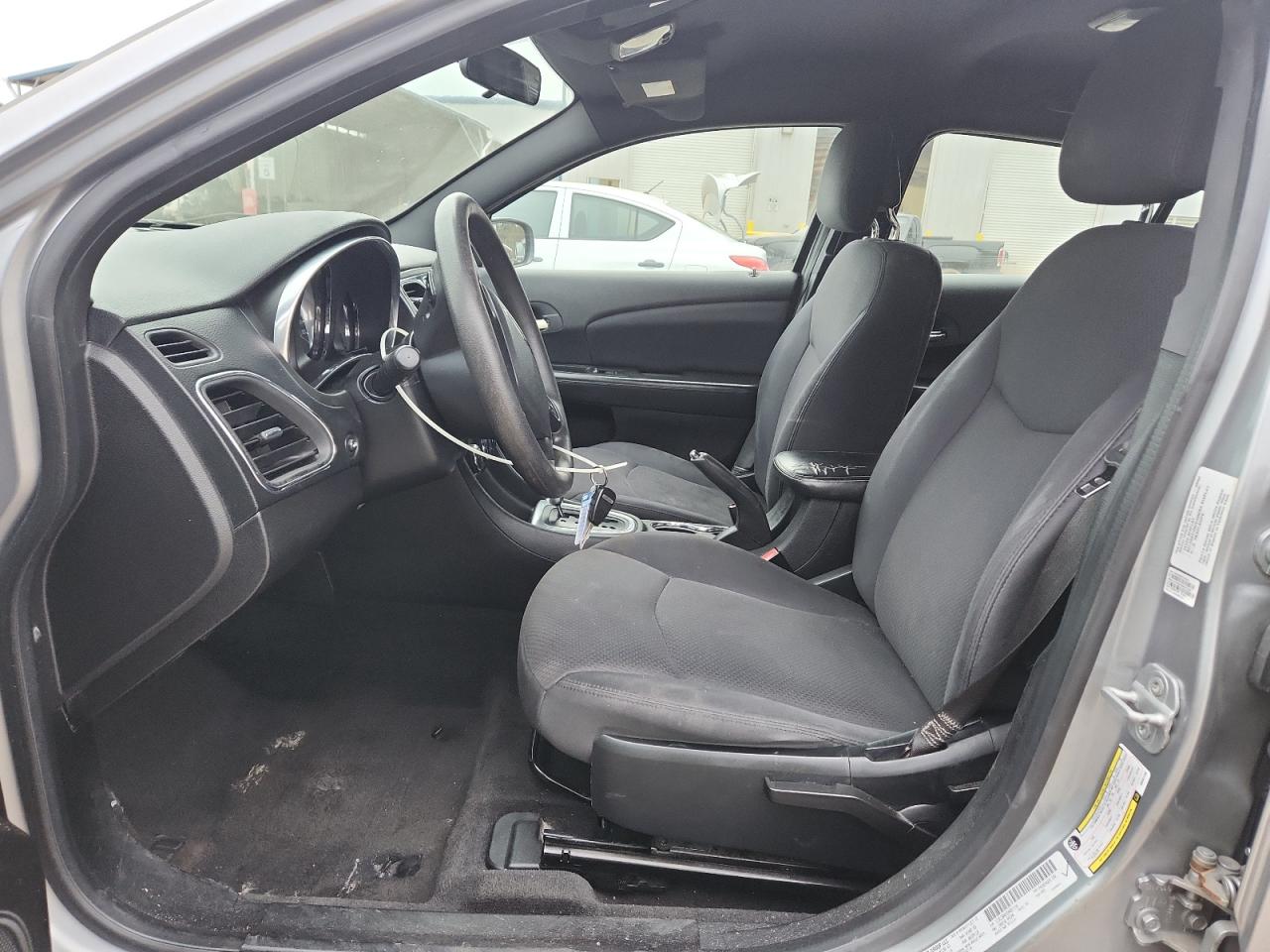 Chrysler 200 Lx Image 7