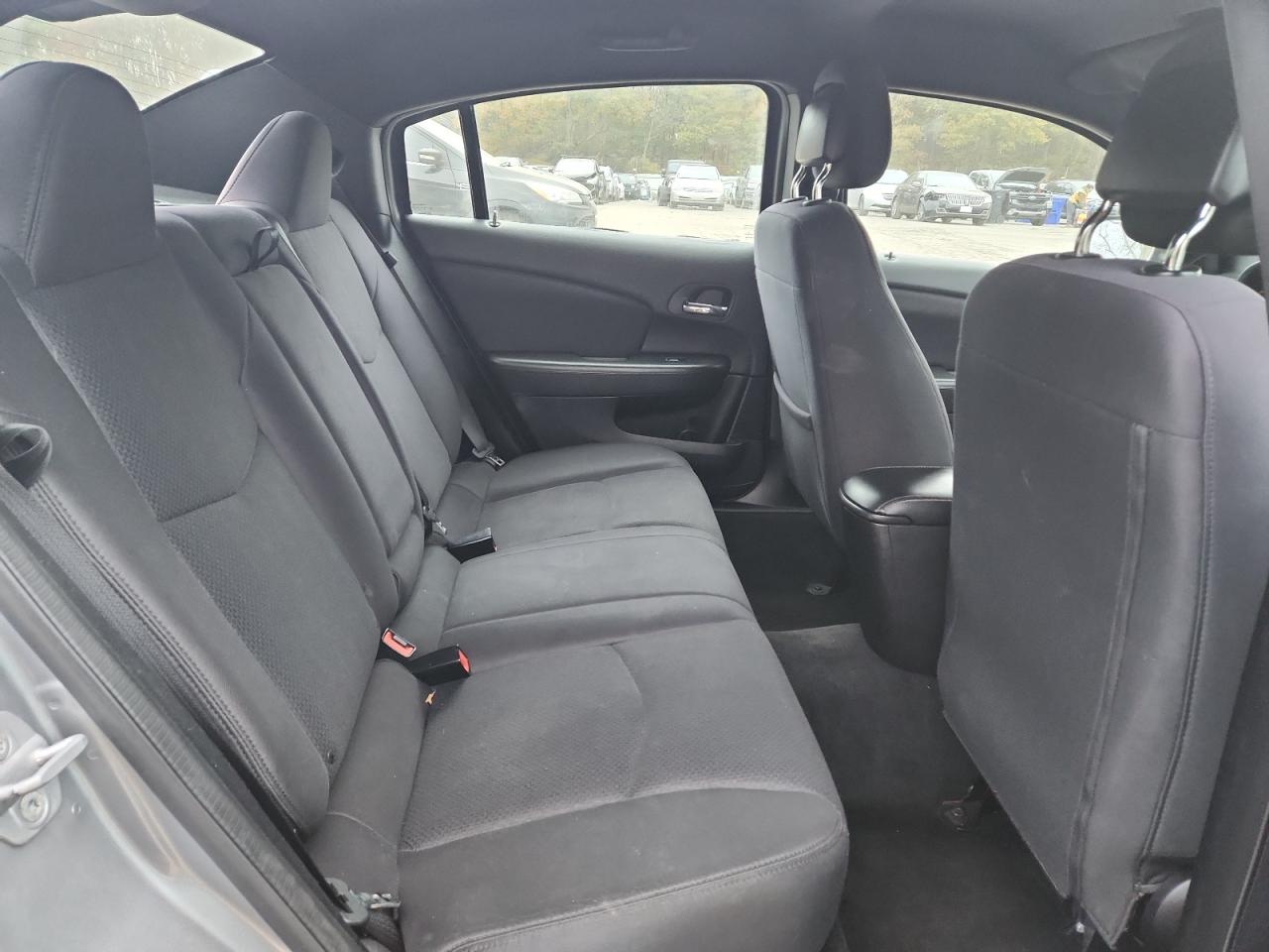 Chrysler 200 Lx Image 13