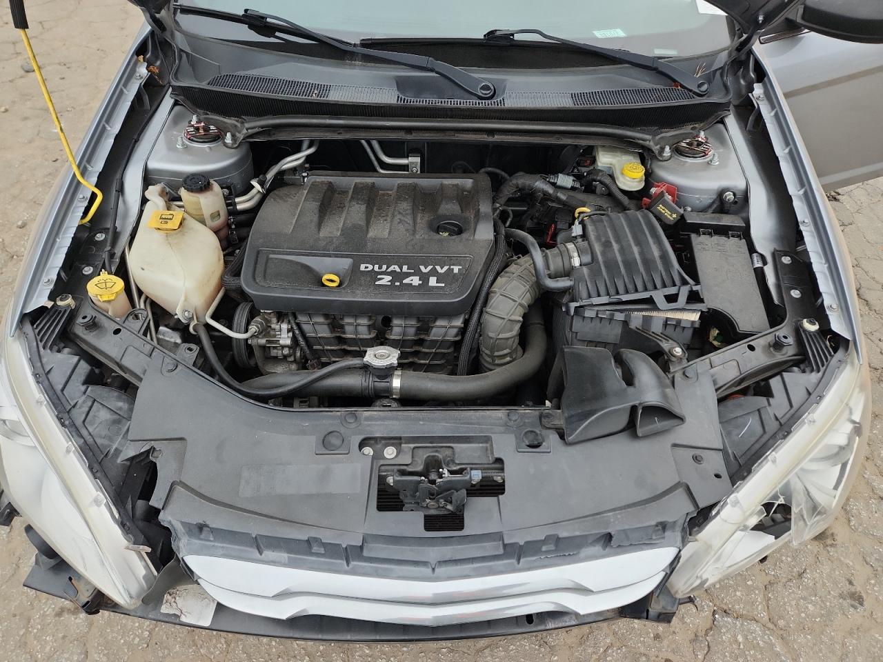 Chrysler 200 Lx Image 9