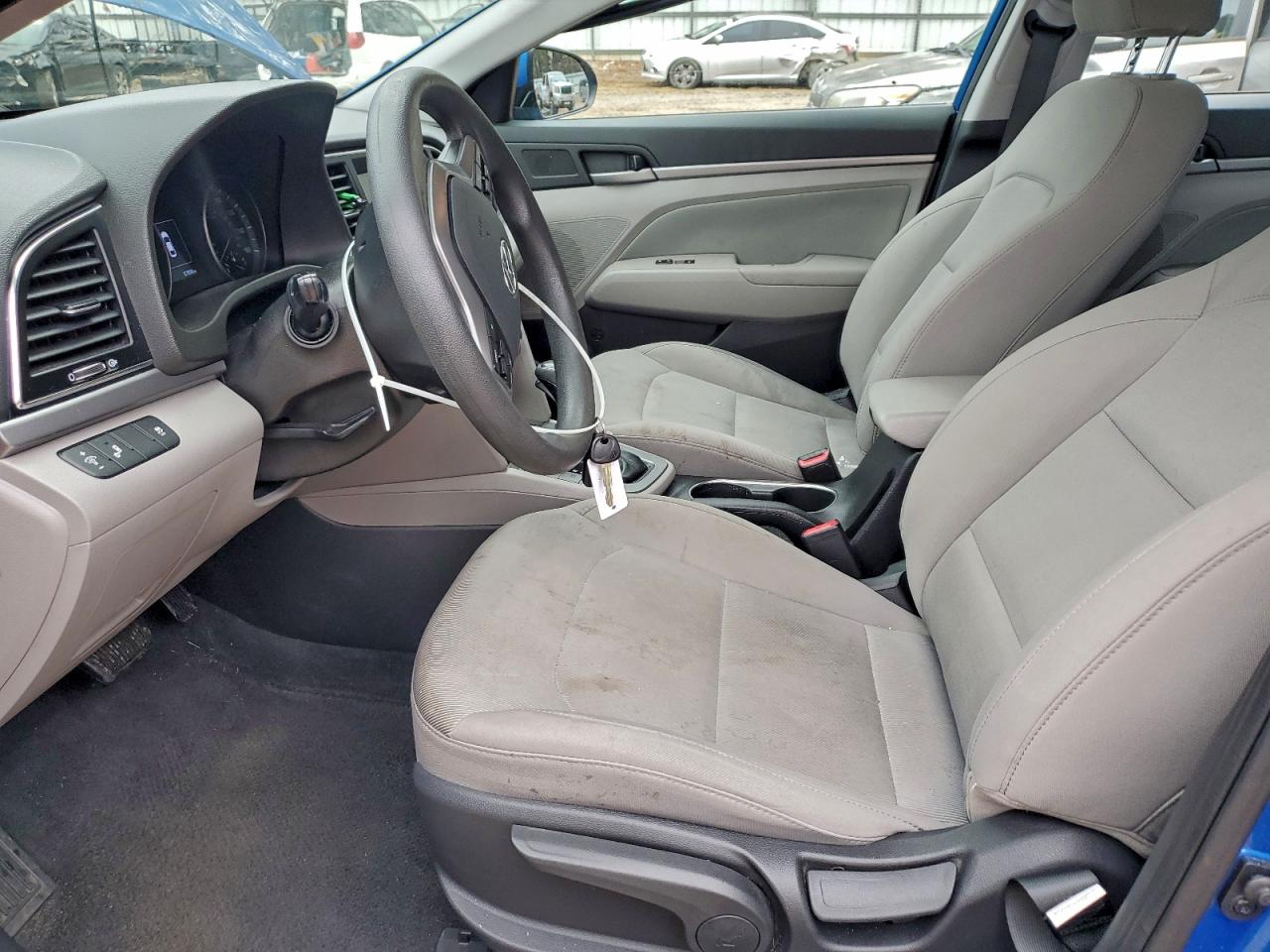 Hyundai ELANTRA Sel Image 8