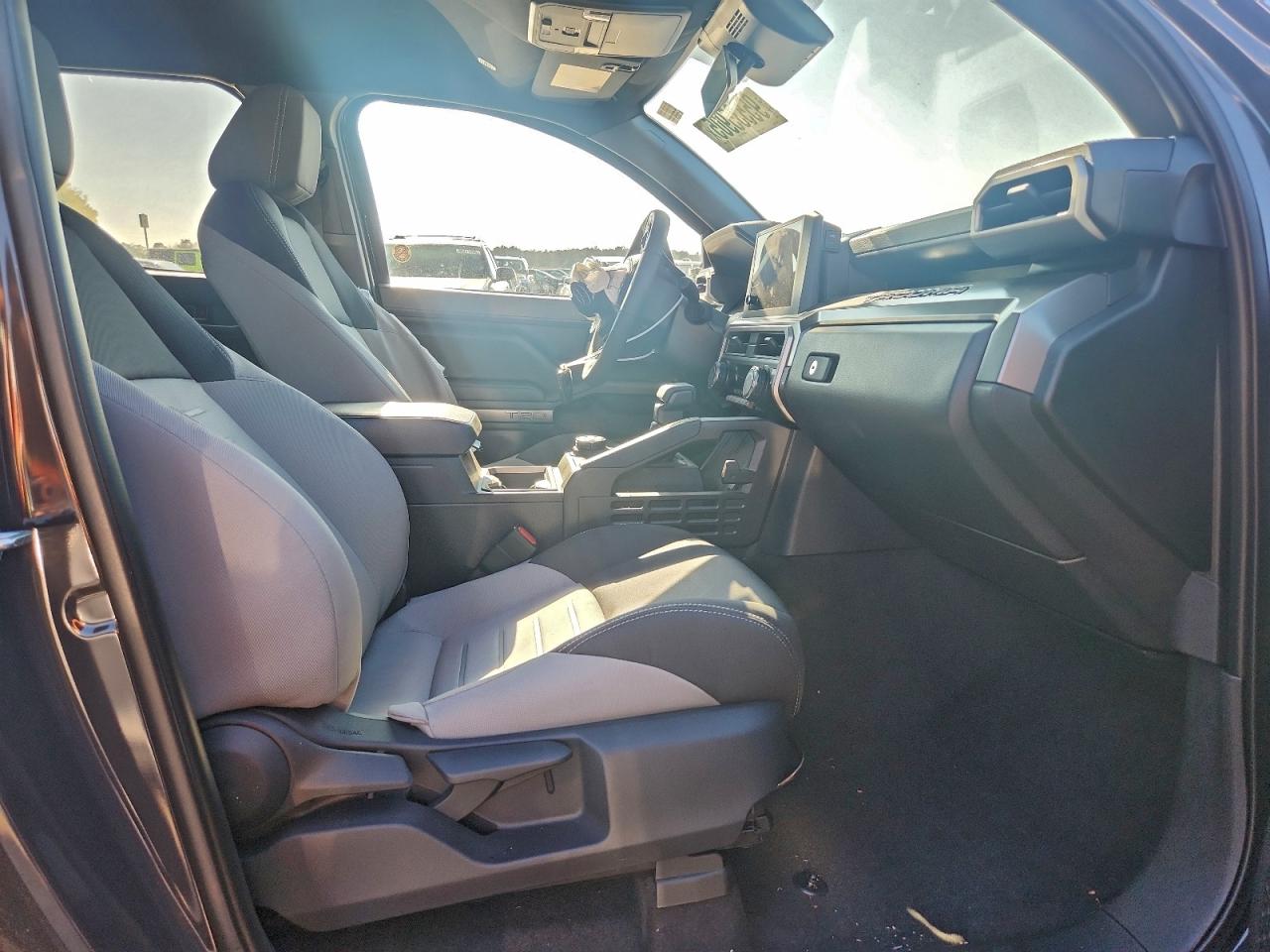 Toyota Tacoma Double Cab Image 8