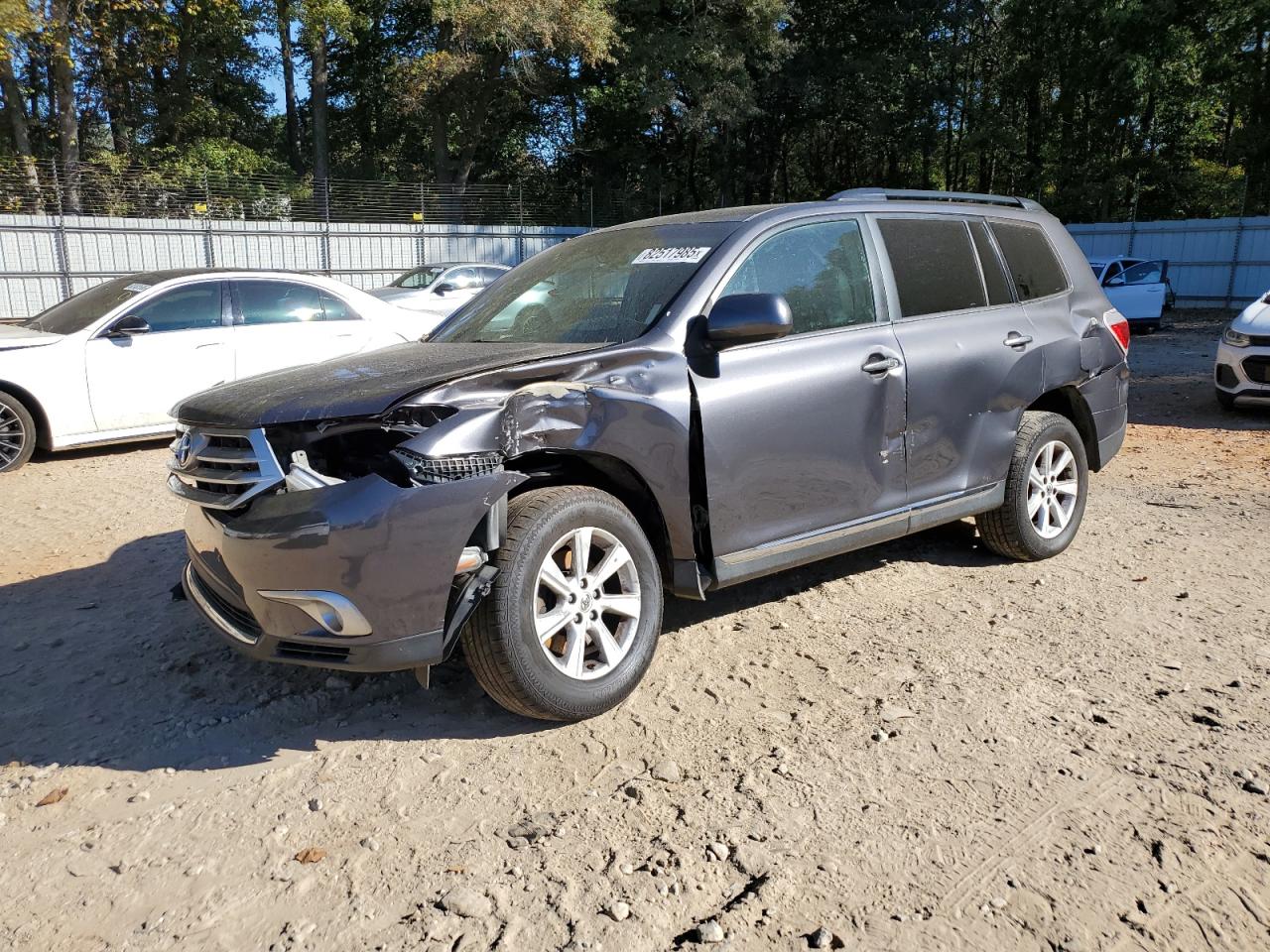 Toyota Highlander Base Image 1