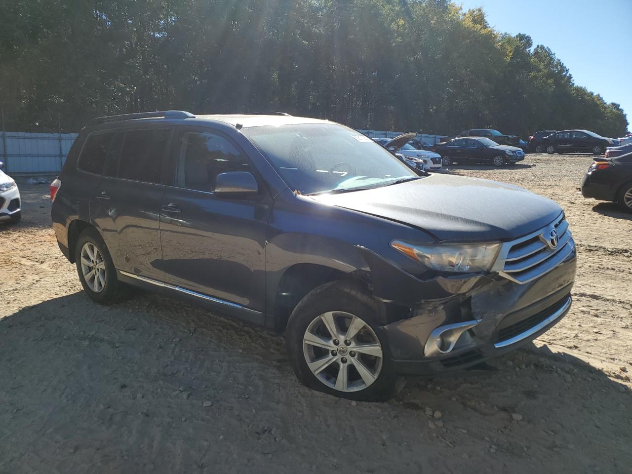 Toyota Highlander Base Image 2