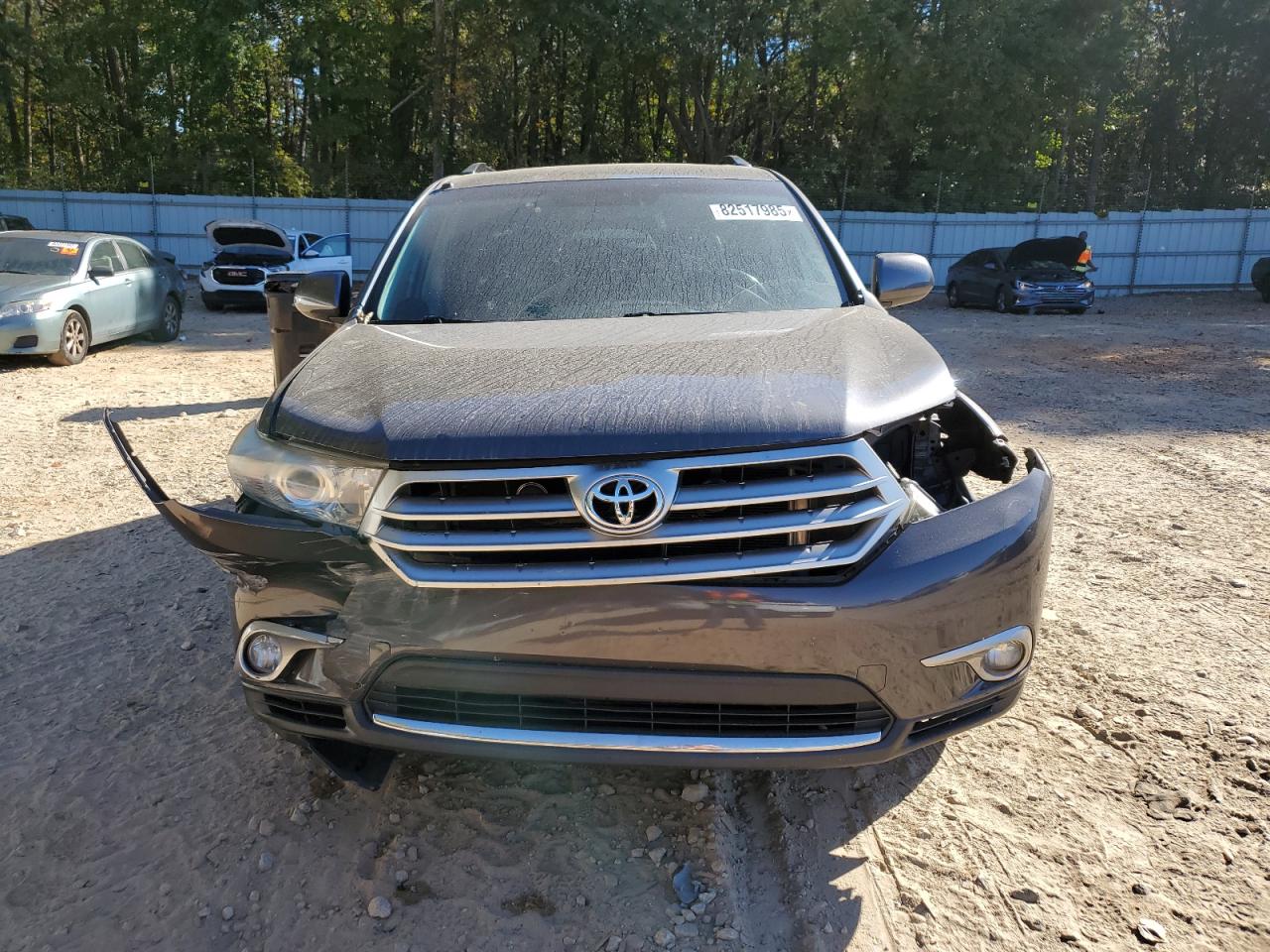 Toyota Highlander Base Image 11