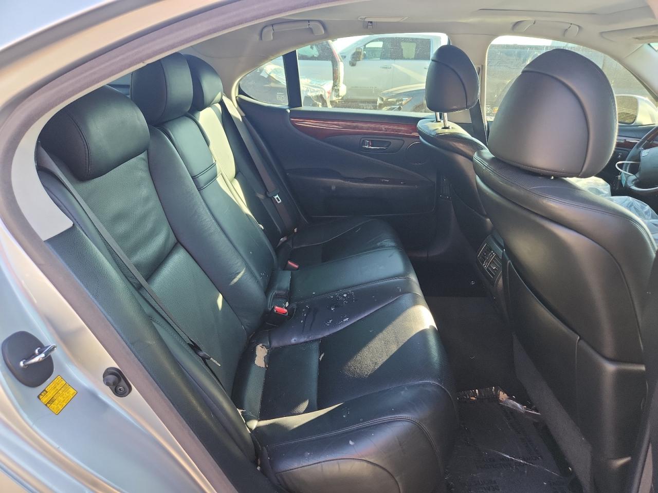 Lexus LS 460 Image 11