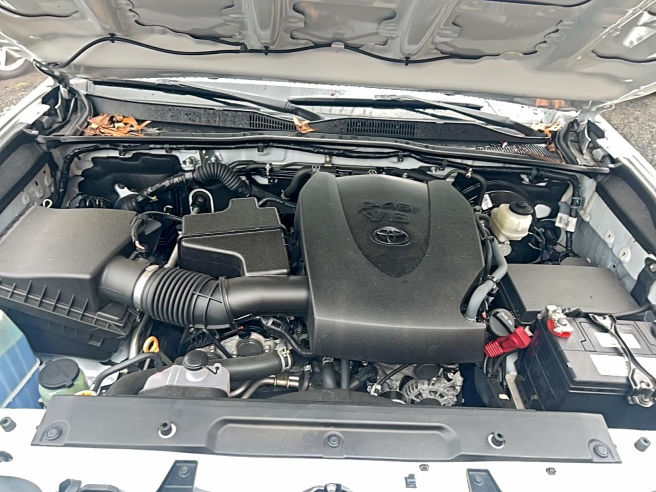 Toyota Tacoma Double Cab Image 8