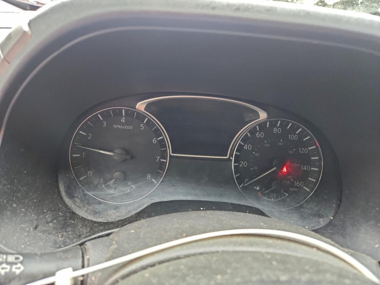 Nissan Pathfinder S Image 7