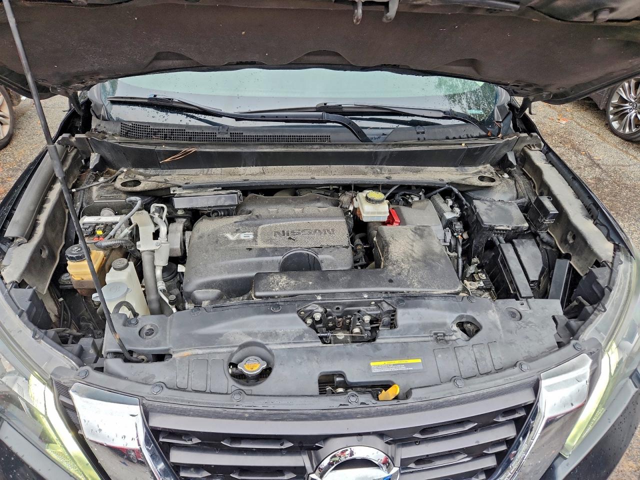 Nissan Pathfinder S Image 11