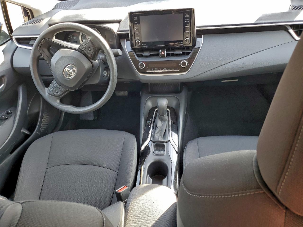 Toyota Corolla Le Image 2