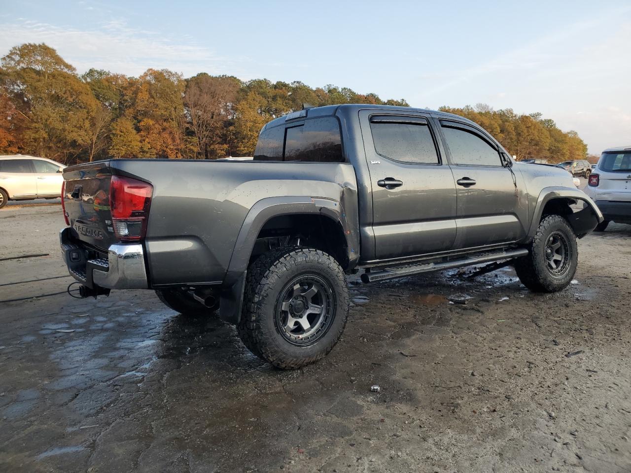 Toyota Tacoma Double Cab Image 12