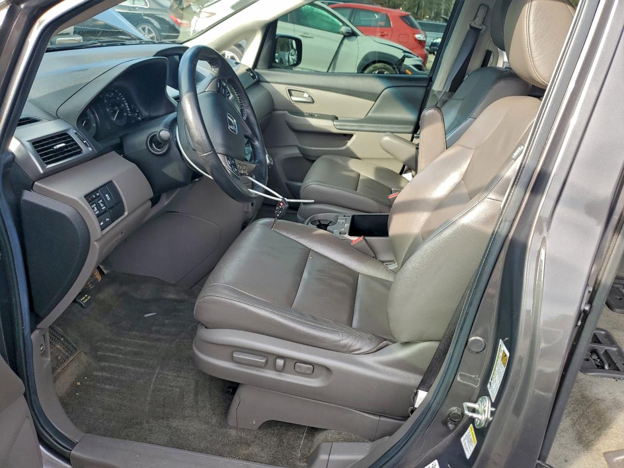 Honda Odyssey Touring Image 12