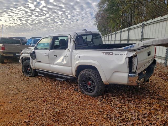 Toyota Tacoma Double Cab Image 4