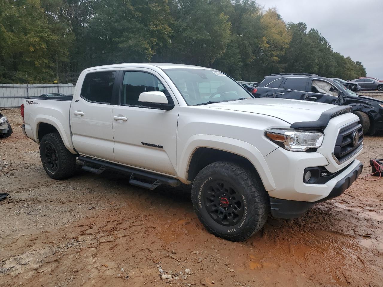 Toyota Tacoma Double Cab Image 2