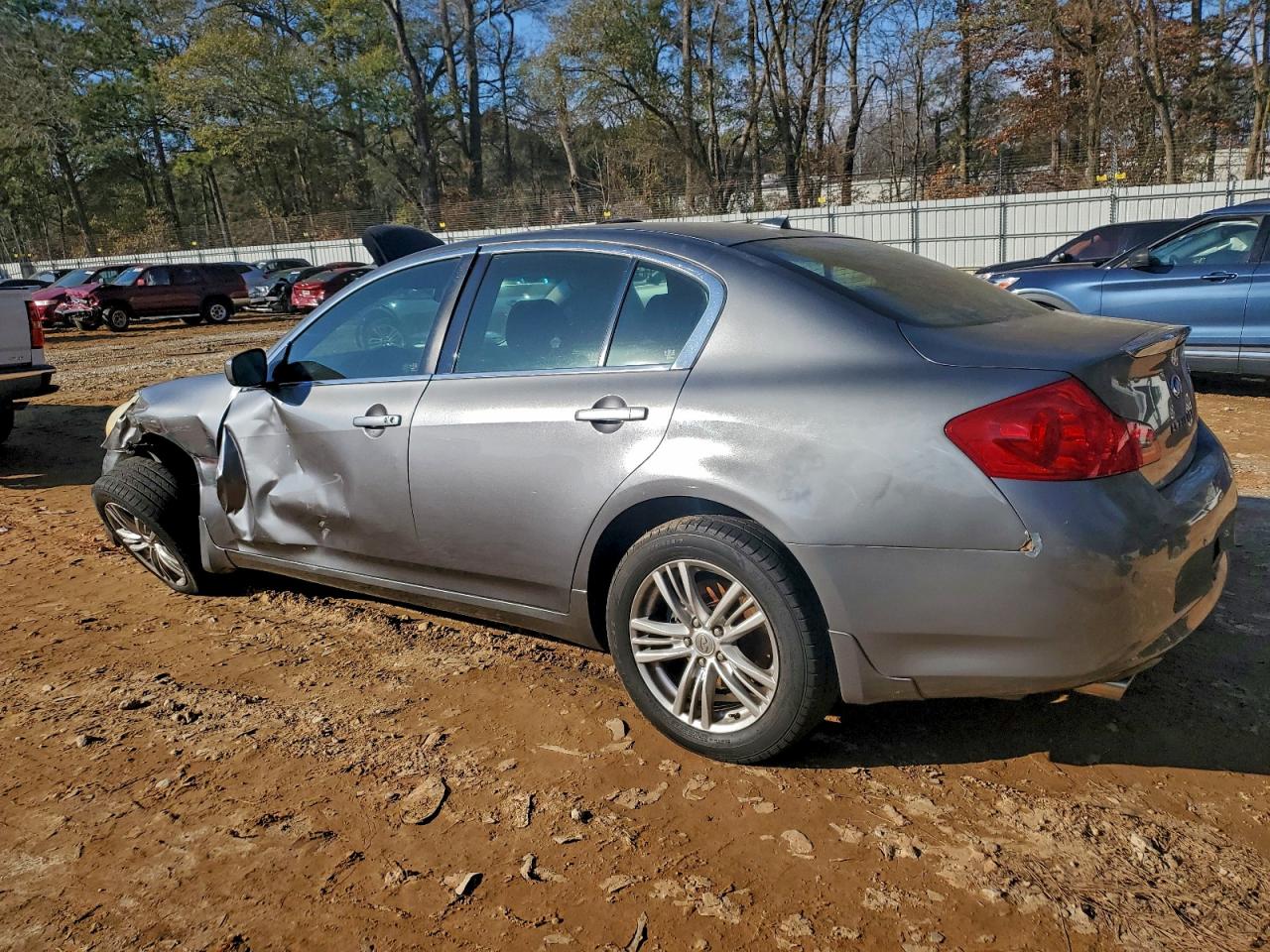 INFINITI G37 Image 3