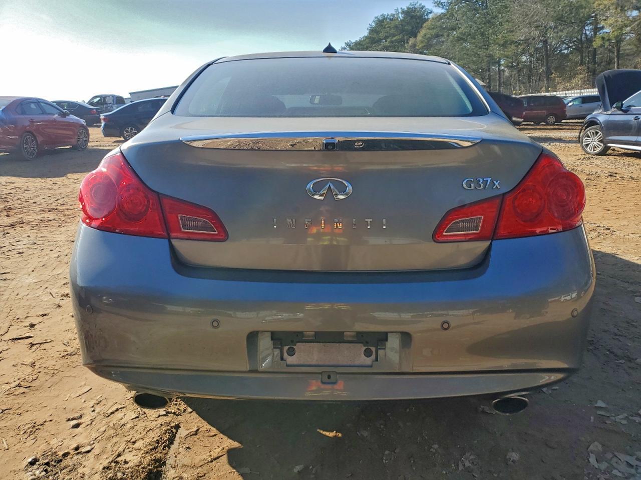 INFINITI G37 Image 9