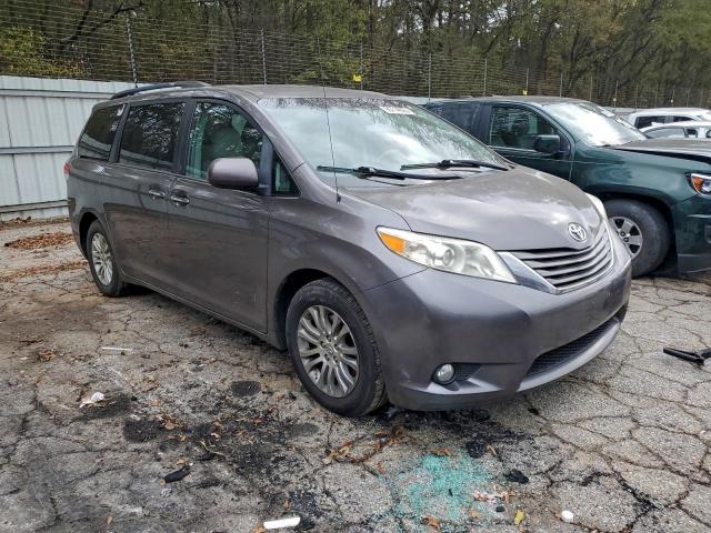 Toyota Sienna Xle Image 2
