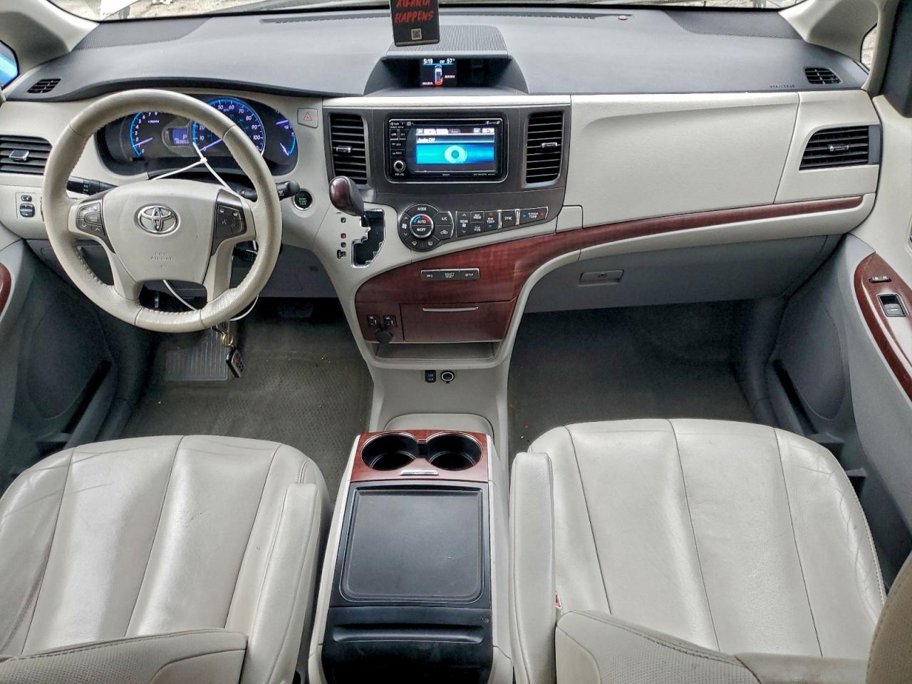 Toyota Sienna Xle Image 7