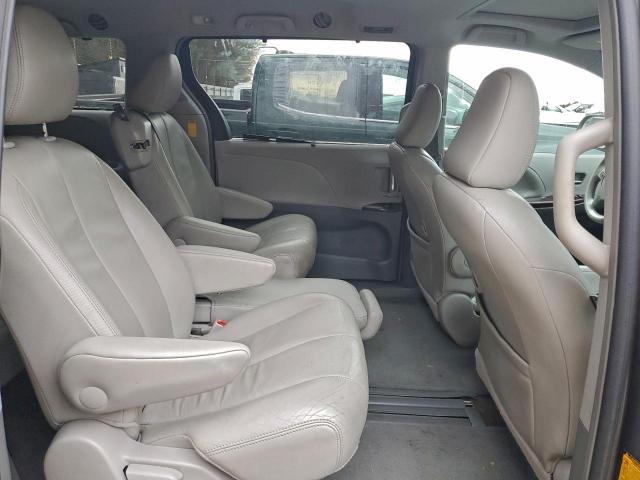 Toyota Sienna Xle Image 9