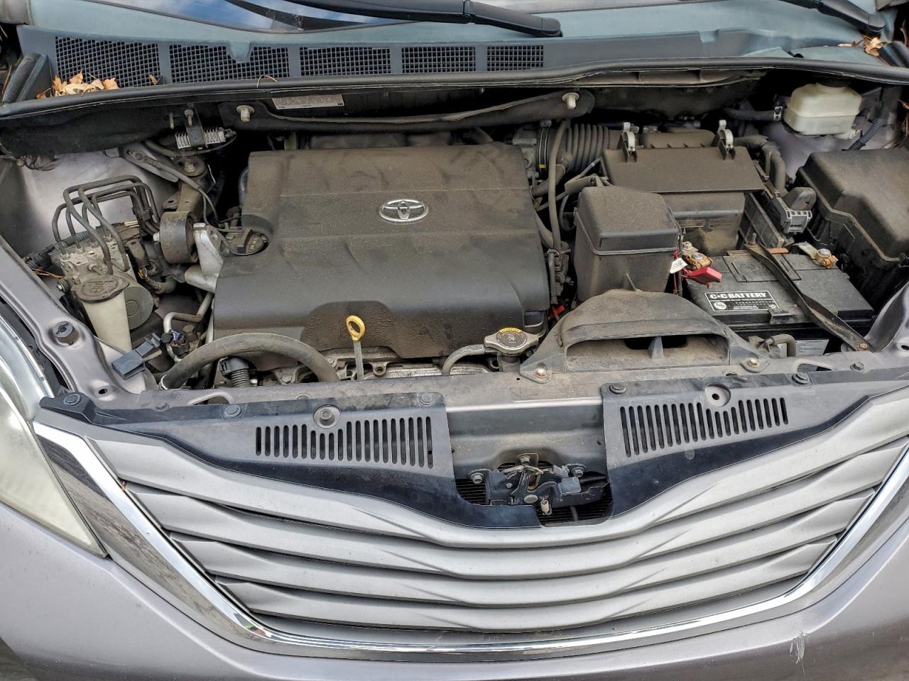 Toyota Sienna Xle Image 8