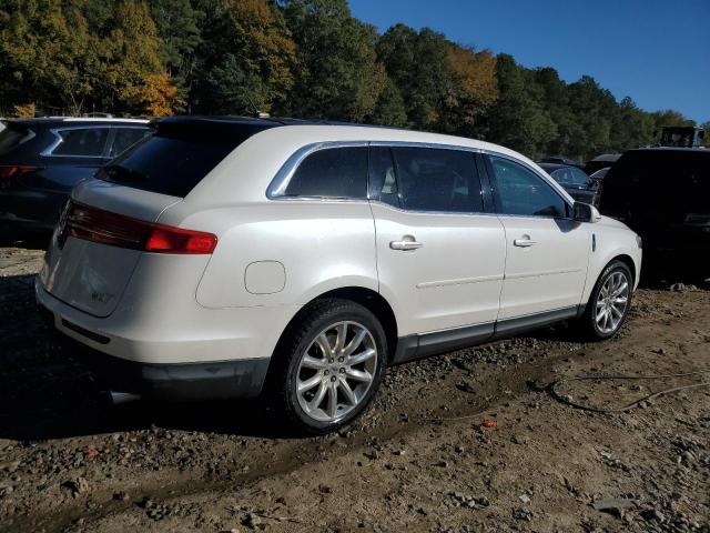 Lincoln MKT Image 12