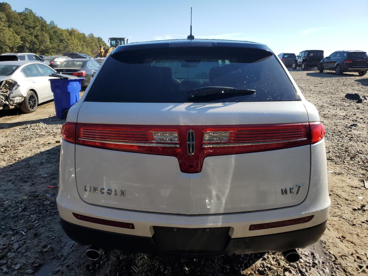 Lincoln MKT Image 6
