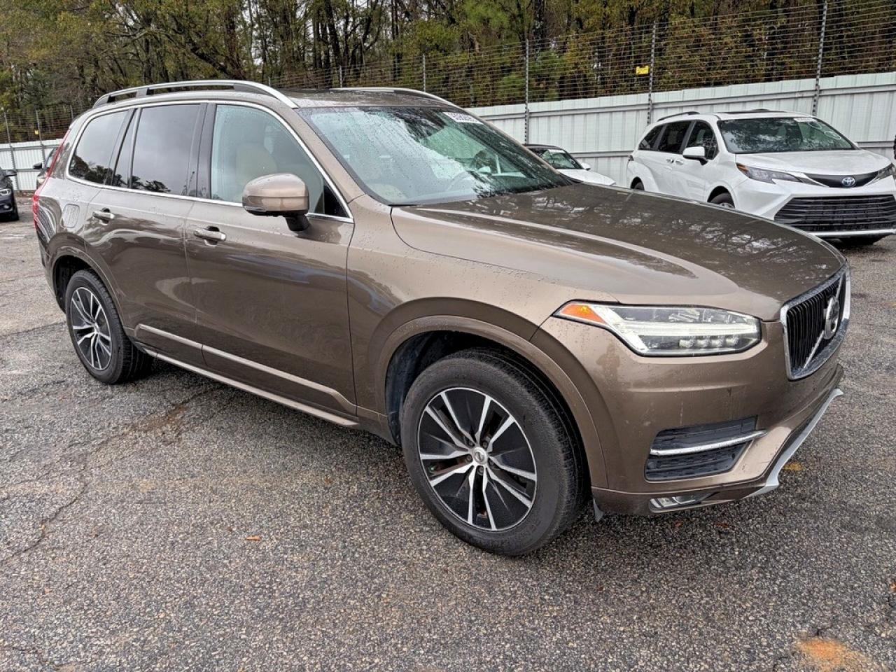 Volvo XC90 T6 Image 5