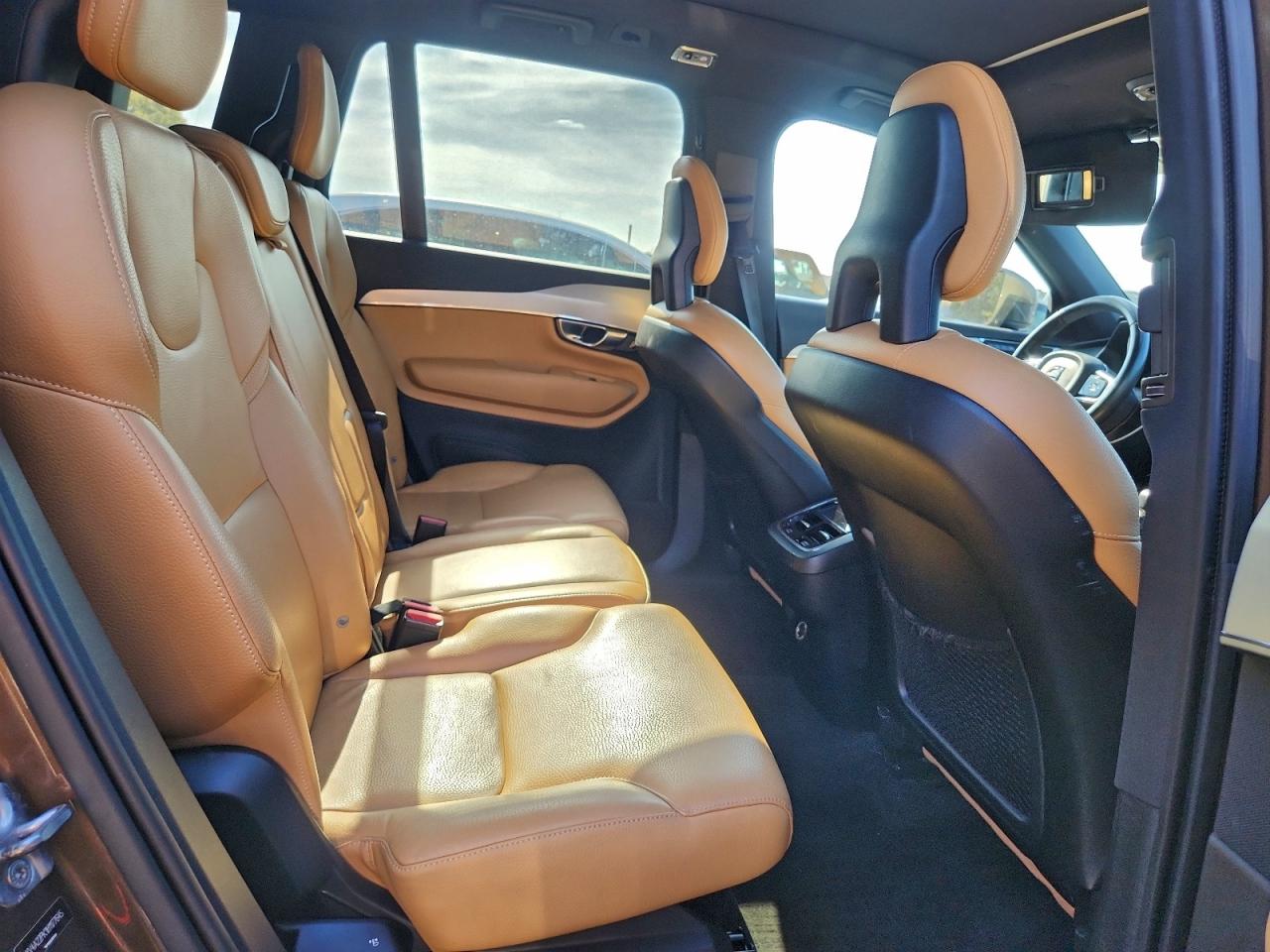 Volvo XC90 T6 Image 10