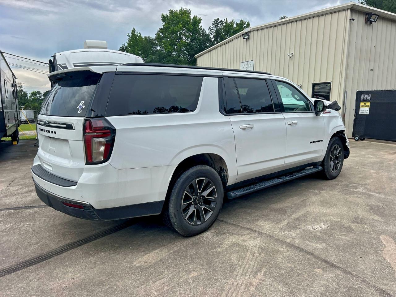 Chevrolet Suburban K1500 Z71 Image 4