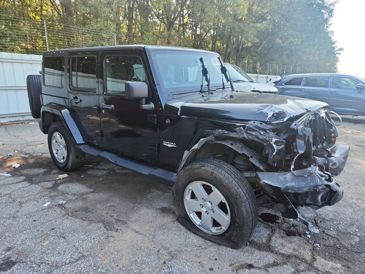 Jeep Wrangler Sahara Image 12