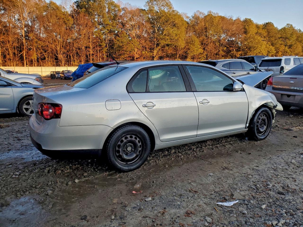 Volkswagen Jetta S Image 10