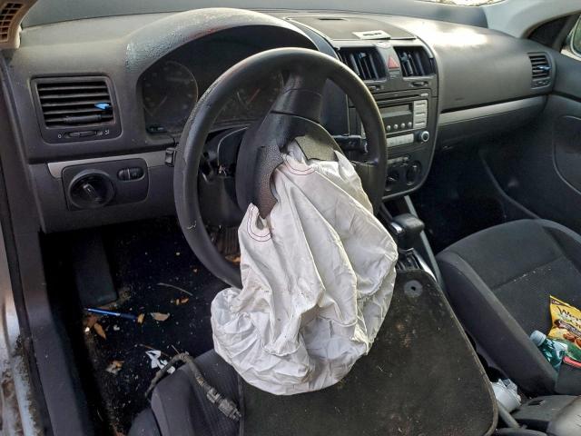 Volkswagen Jetta S Image 6