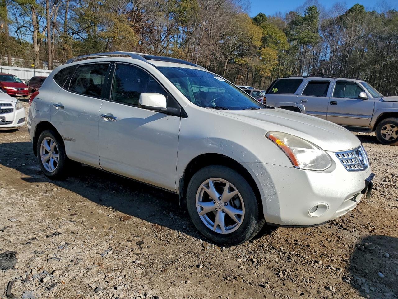 Nissan Rogue S Image 3