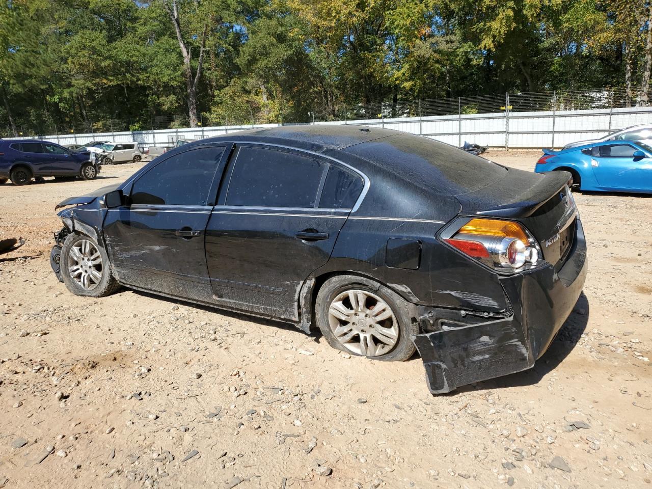 Nissan Altima Base Image 5