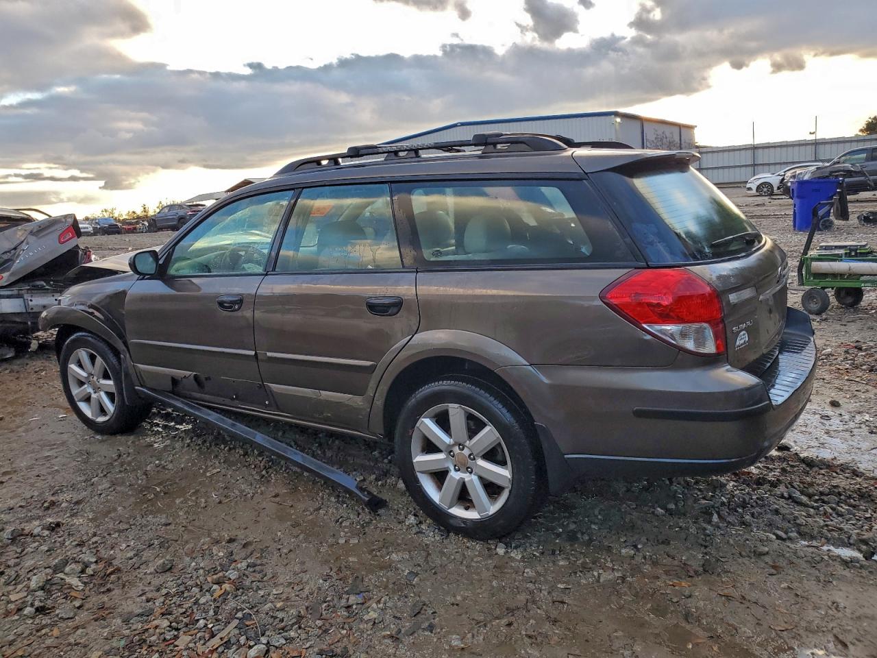 Subaru Outback 2.5i Image 3