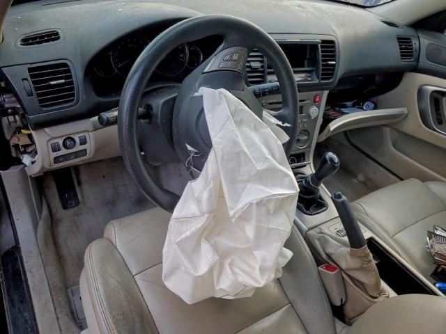 Subaru Outback 2.5i Image 2