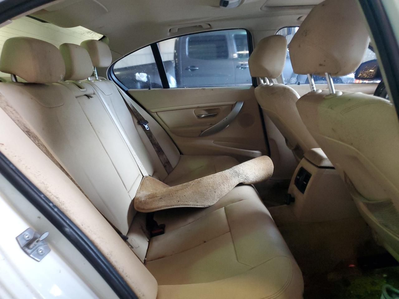 BMW 3 Series I Image 8