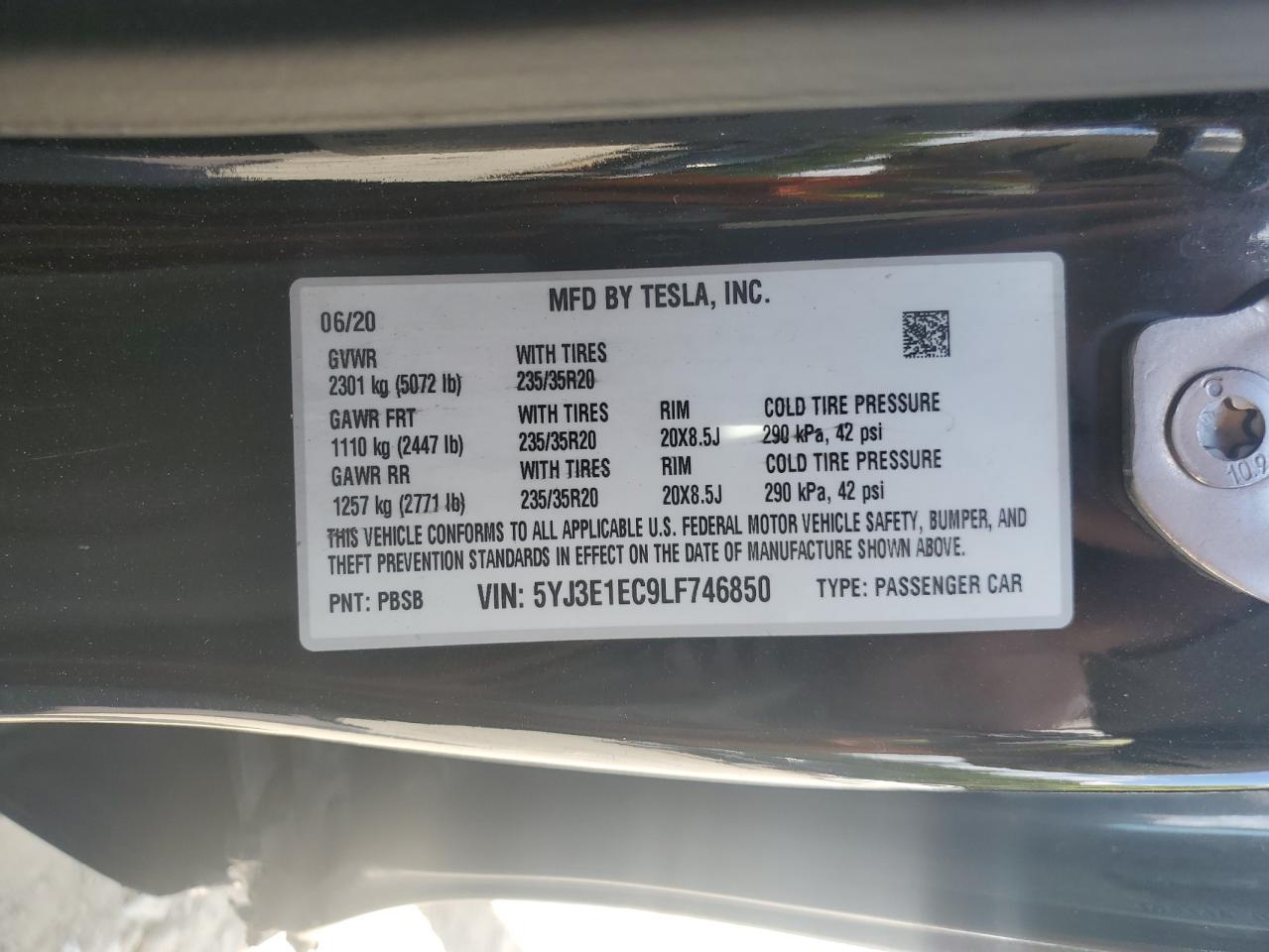 Tesla Model 3 Image 11